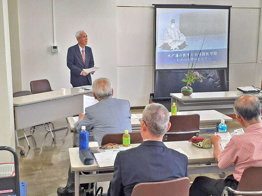 富澤信央代表世話人による活動の説明